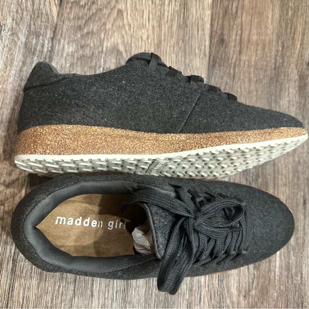Madden Girl Black Sneakers Minimalist Comfort
